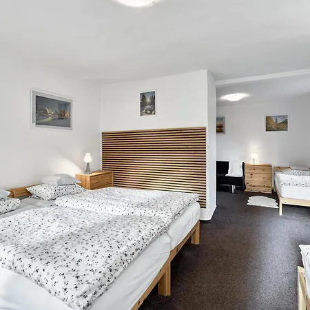 U Pratel Kovářská